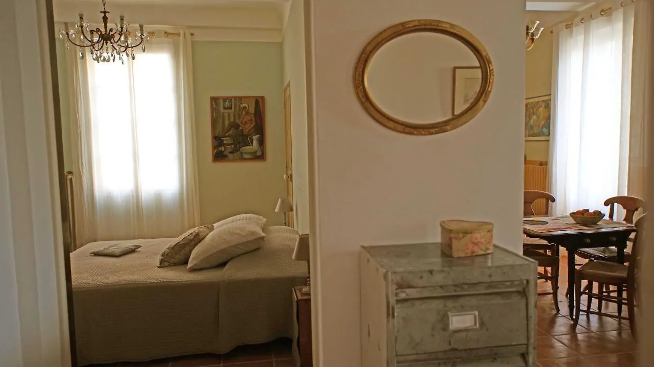 Au Coin De La Roquette Apartment Arles