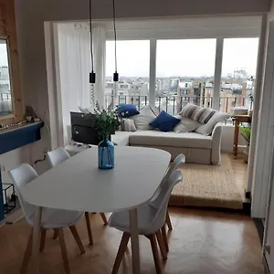 Gezellig Centraal Gelegen Penthouse , Oostende België